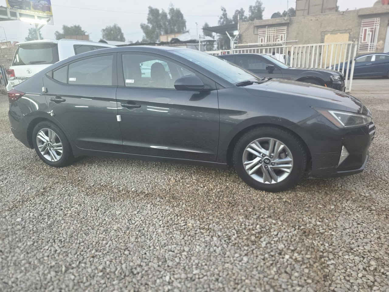 2020 اربيل
حادث بنيد فقط باقي كفالة 
محرك .كير. كفالة
ماشية 77 ميل 
142$
م/ ***********
