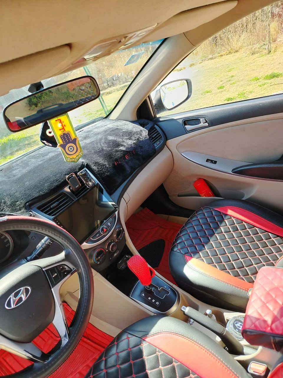 أكسنت للبيع موديل ١٧ سياره فول تبريد تخم تاير مكينه 1600 كير ماشيه ١٣٠ سياره ماخذه قصد من ابو معرض بلمحموديه وبسمه  اكاتبك وياه يسويلك وكاله بين ماتنفك ويحول سياره مكان سياره محموديه سونار مرفق جاملغ لأيسر بدلته وصبغته جديد  سعر ٨٥  
***********
