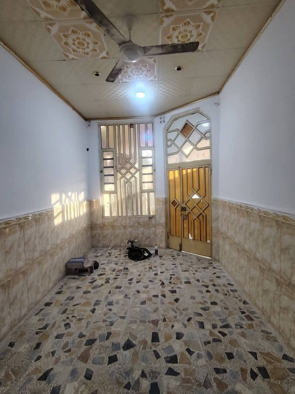 ياالله اسعد الله اوقاتكم بكل خير احبتي طابقين
يتوفر دار سكن طابو زراعي عراقي سند 25 وكالة ونسخه من الطابو ومكاتبه العنوان ابو الخصيب جامع الشهيد طه كلش قريب عله السايدين الداخليه
#المساحه المساحه ١٠٥ متر
#الطابق الأول يتكون من ديوان وصاله ومطبخ وصحيات داخليه وخارجيه وكراج سياره 
#الطابق الثاني غرفتين منام وصاله
بناء فرمستون وبلوك
#السعر ٧٠ مليون قابل للتفاوض 
#للاستفسار اكثر اتصل ***********
***********
