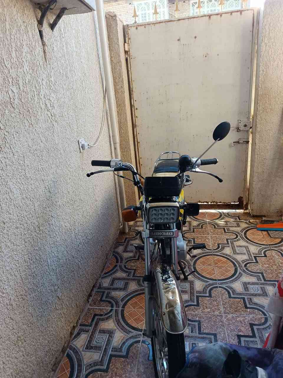 السلام عليكم دراجه نامه موديل 2020 جديده مكينه مكفوله شاصي مكفول السعر 575 وبيها مجال الرقم ***********/ ***********
