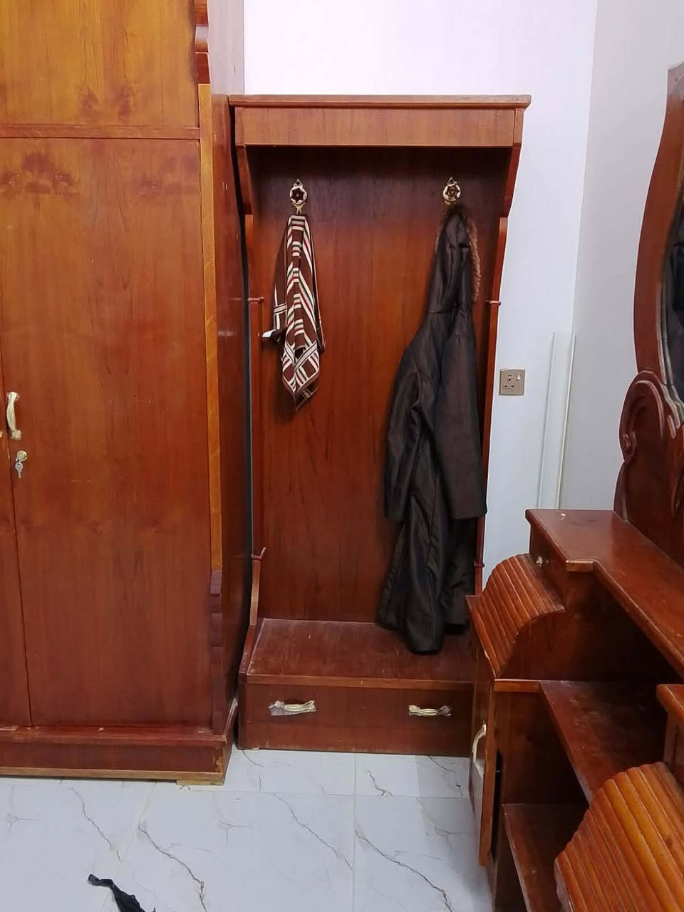 غرفة أخشاب كامله مع زاويه مع السرير موجود ب550بيها مجال


**إذا كنت صاحب هذا الإعلان وتريد حذفه لأي سبب، رجاءا أرسل رسالة إلى الدعم الفني**