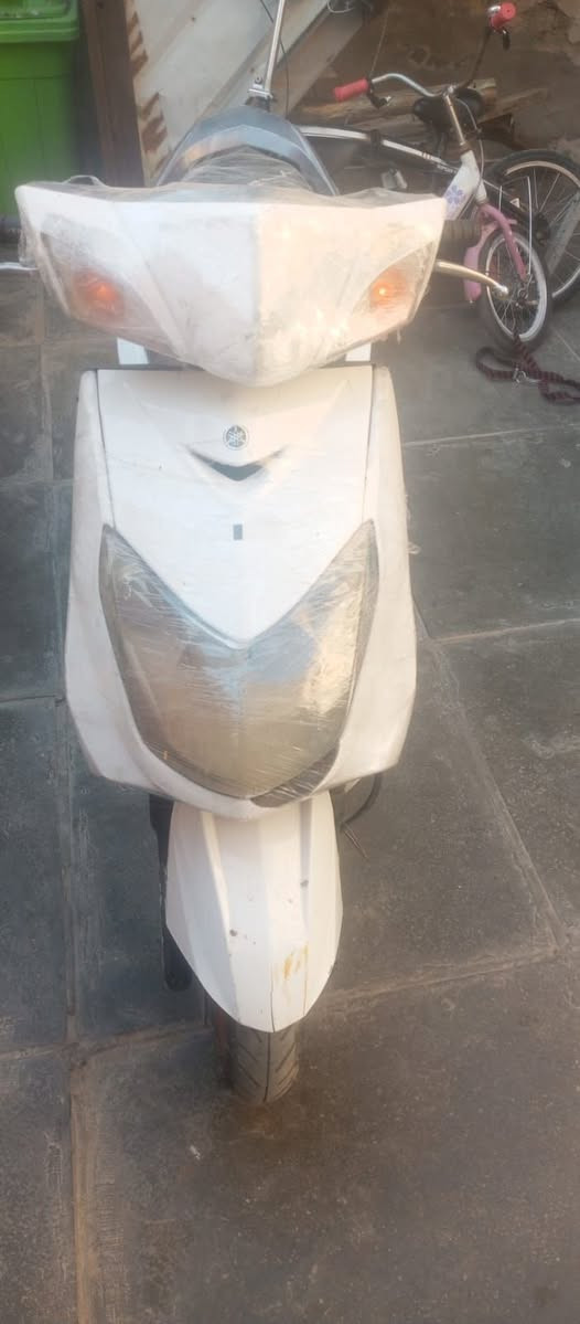 سلام عليكم ورحمه الله سكنس فحل دبلات جديد وتايرات جديده كابريتر بلاد درجه كهرباء كلهه شغاله درجه يرادله ترتيب مكينه خير من الله اي ستفسار خابر وتدلل السعر 350جانت متروكه بس تعديل الكفرات ***********
