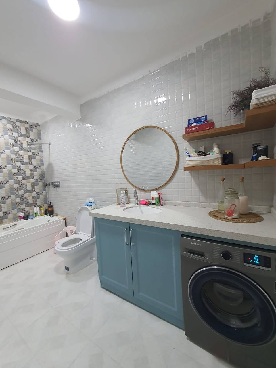 #بيت_للبيع 
الموقع : باب طويريج عمود ٣٣ ( عكد بليبل ) 
المساحه : ١٠٠ متر واجهيه ٨ متر 
المحتويات : طابقين ٢ غرف نوم مطبخ صاله استقبال مجاميع صحيه 
السعر : ٢٢٠ مليون 
رقم اتصل + وتساب 
***********
