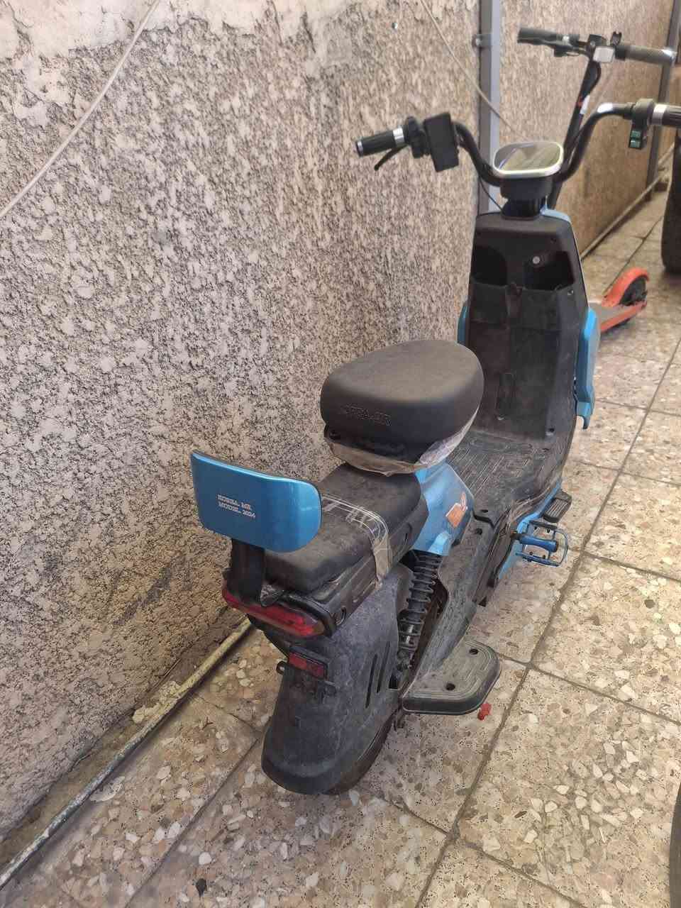 دراجه شحن حجم ١٤ + سكوتر حجم كبير
متروكات السكوتر يرادله بطاريه العنوان زعفرانيه ***********
