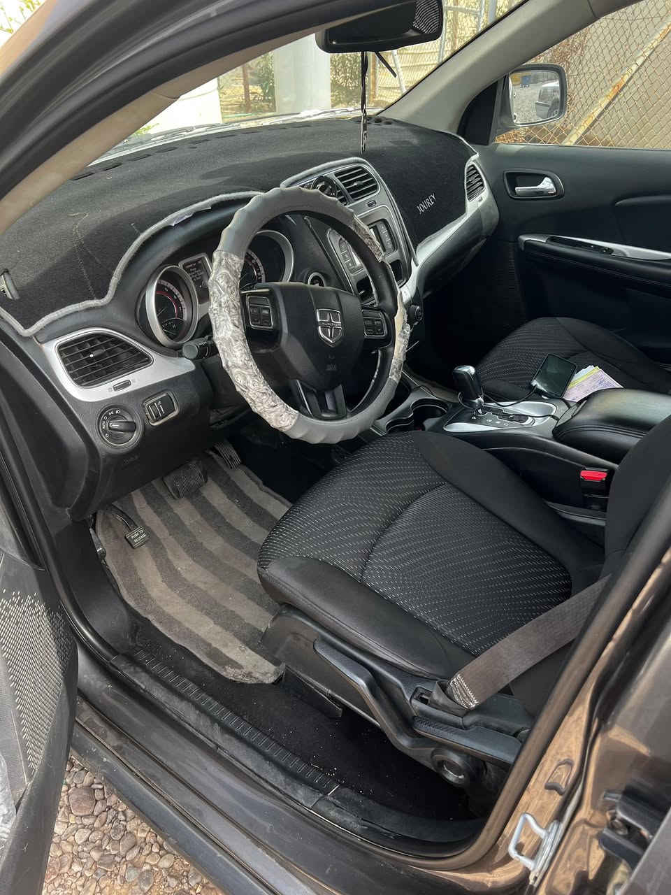 السلام عليكم
دوج جورني 
باسمي رقم بصرة سيارة نظيفة مديل 2018  
***********
السعر 135
