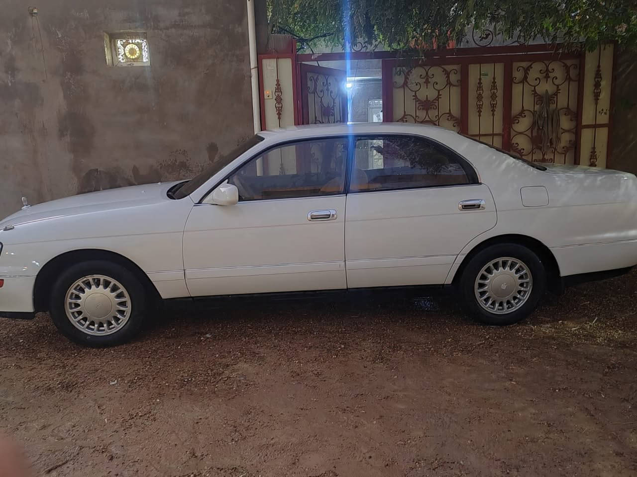 بطه للبيع مصبوغه عام اذا تريد تفاصيل اكثر هذا رقم صاحب السياره *********** مكانهه بلنجف حي النداء سعرهه 60 وبيهه مجال قليل
