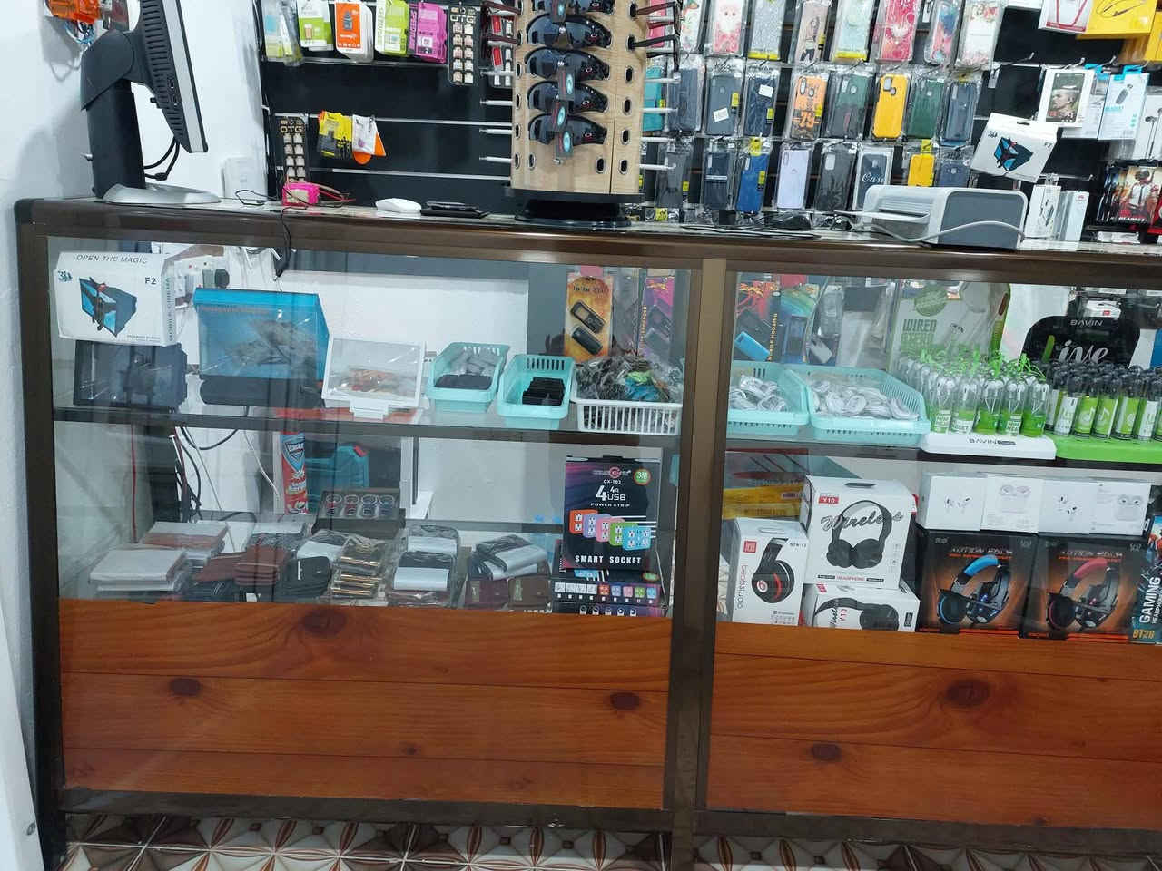 السلام عليكم يتوفر فتح قفل اجهزة اندرويد وايفون(تخطي ايكلاود وحساب جيميل)بانسب الاسعار واسترجاع حسابات،

 خطوط/رصيد( جملة؛  مفرد) /اكسسورات/ قرطاسية /استنساخ 
ناحية الشورة مقابل المحكمة(مكتب الصبا للموبايل)


**إذا كنت صاحب هذا الإعلان وتريد حذفه لأي سبب، رجاءا أرسل رسالة إلى الدعم الفني**