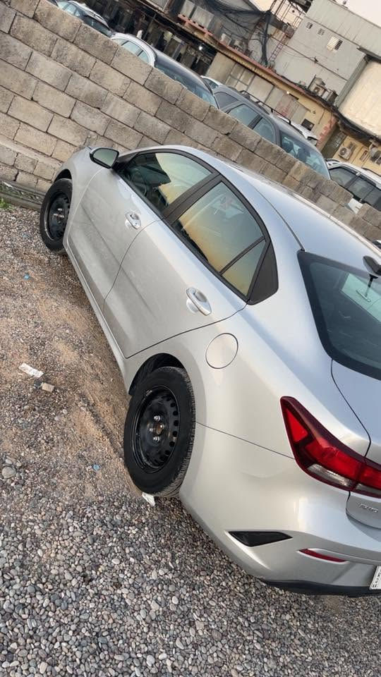 كيا ريو موديل 2023 ماشيه 32 ضرر بوند صبغ بدون دواخل شرط.   رقم اربيل ***********
