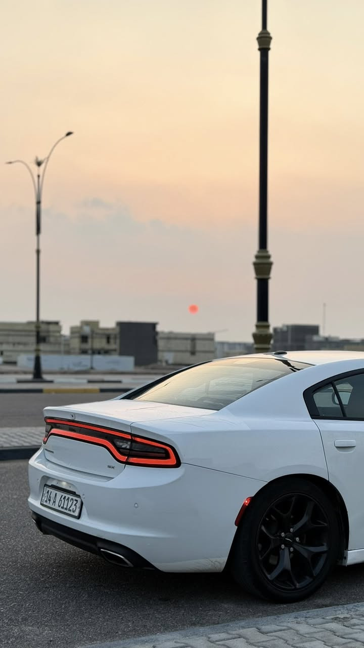 السلام عليكم جارجر مديل 2018 اصل SXT رقم بصره تحويل سنويه لل 30 مكينه وكير بلكارتون تبريد بلادي ثلج بيها جاملغ وبنيد بدون دواخل وبابين كلير بدون فتح صور الحادث بلمنشور السعر 187 مكان السياره البصره القرنه ***********
