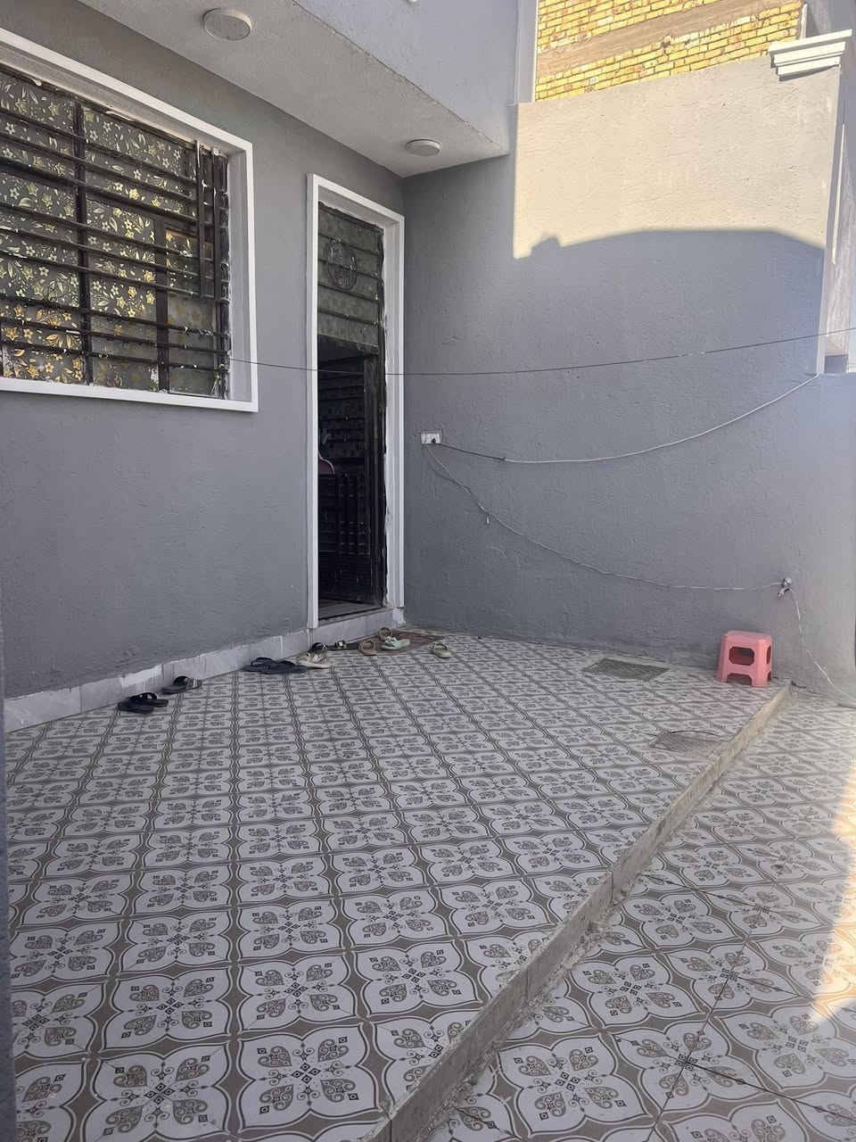 نموذج رقم 12 للبيع للبيع 

يتوفر لدى دلالية أبو فاضل السعيدي
بيت مساحتة 200م 
غرفتين نوم +صاله +مجمع صحيات +مطبخ +استقبال+طارمة 
بناء طابوك بالكامل 
معروض بسعر 70 وبيه مجال

📍حي الحكيم شارع الوائلية على الشارع الصب
كافه الخدمات كهرباء  و ماي ومجاري 

لاتصال ع الارقام التاليه 
***********////***********
