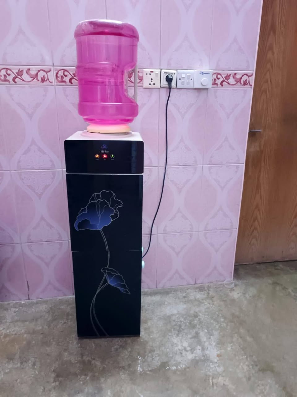 براد شغال حار بارد ثلاجه كل عيب مابيه  سعر 50 وبيه مجال مكاني كركوك حي عسكري شراي راسلني وتساب فقط ***********
