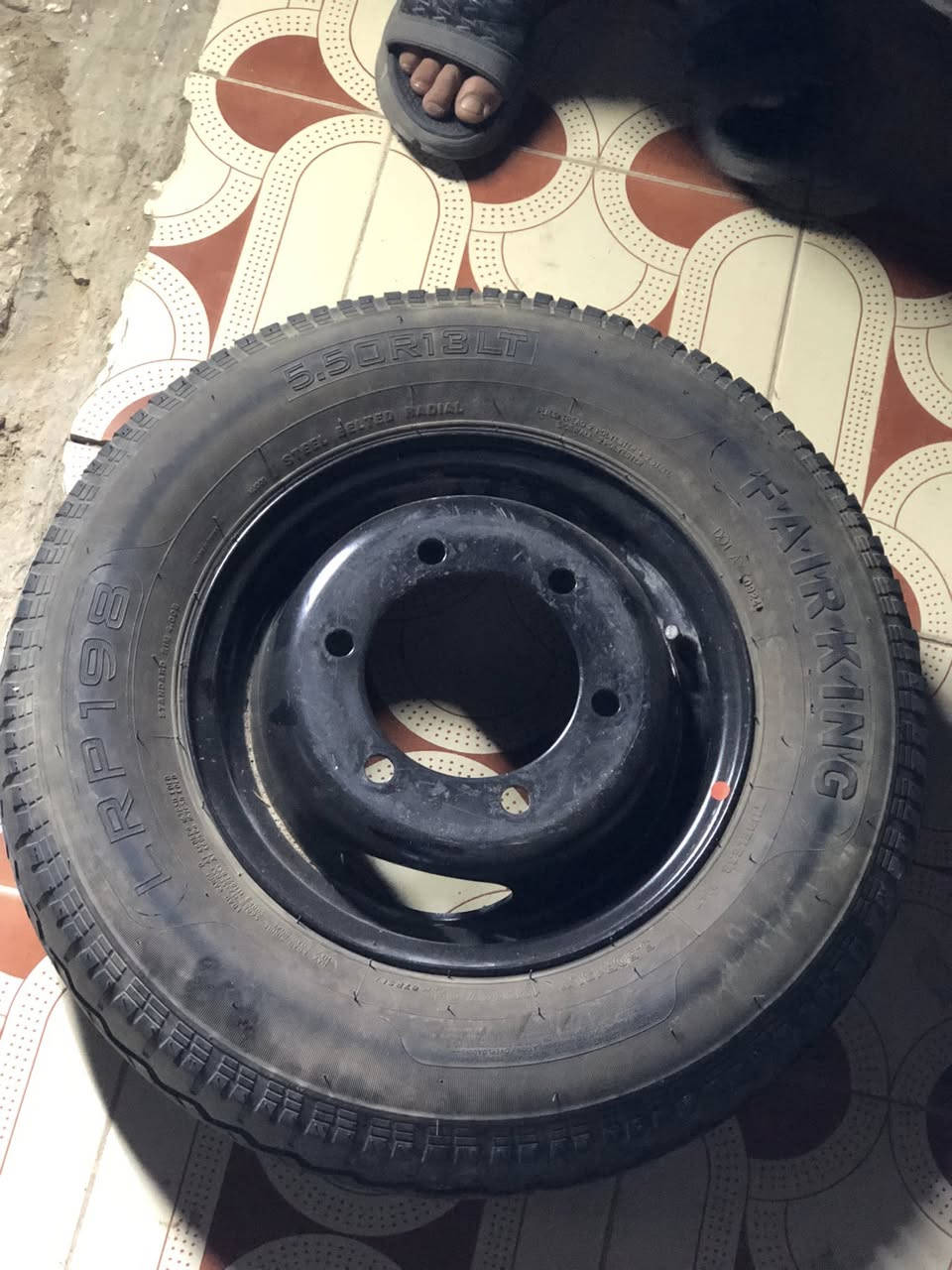 للبيع تايرات بنكو 5 بيهن بس واحد تعبان والبقيه زينات الشراي يتصل ***********
