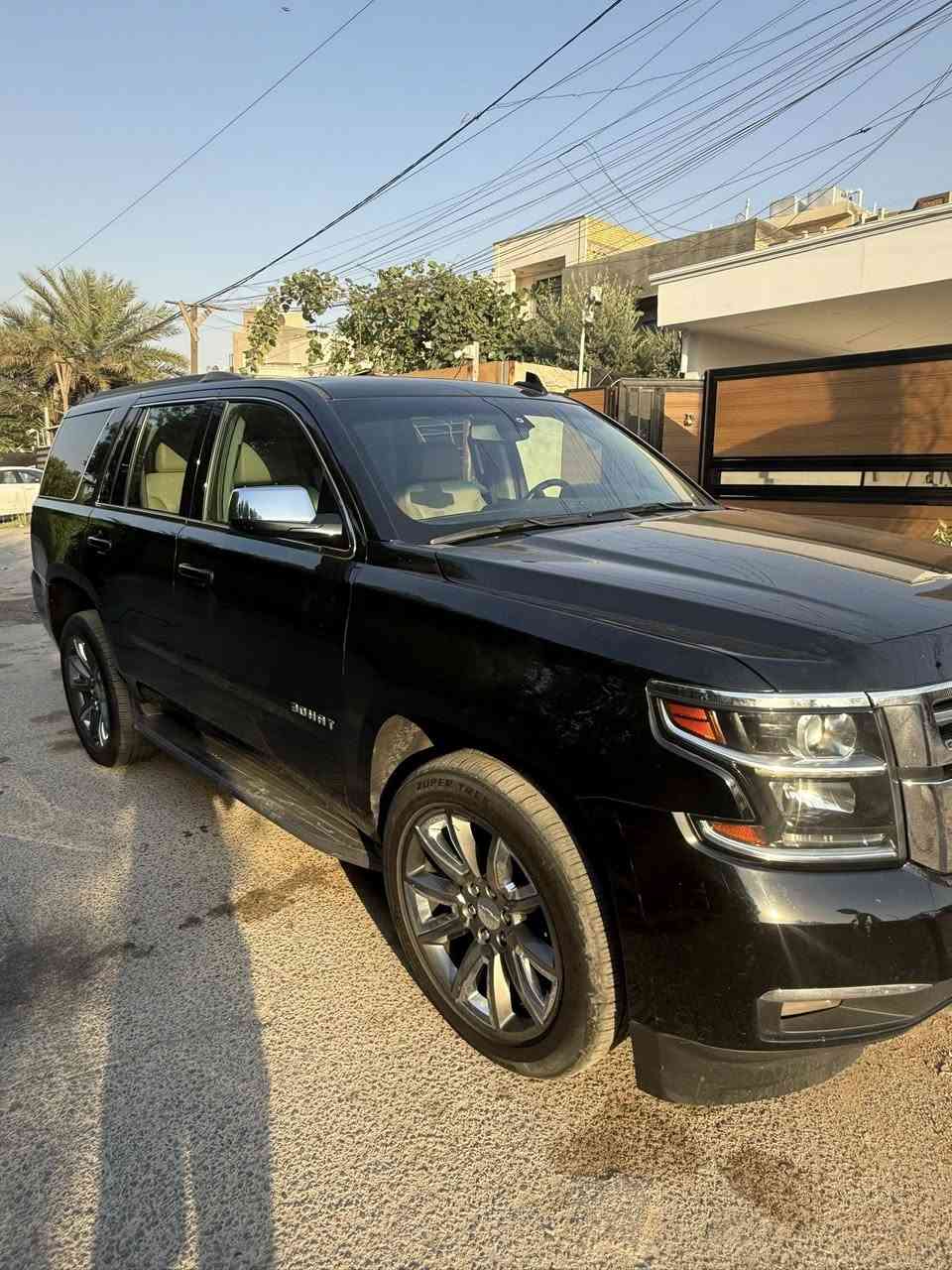 تاهو وارد امريكي LS .. موديل ٢٠١٩
رقم بغداد مشروع وطني
لون السيارة اسود
مواصفات ال LS المعروفة
تشغيل عن بعد 
حساس خلفي
تشغيل عن بعد 
تحكمات ستيرن
تحكم كشنات كهرباء
السيارة سويج مو بصمة
الداخل جلد بيجي والبيبان مطعم بصاج
عليها تخم تاير جديد + تخم ويل جديد
عليها باتري جديد 

ماشية 77000 mi حقيقي
حادث السيارة باب خلفي عكس جهة السايق
ومبدل نفس اللون بدون صبغ 
وبارد على كد اصبعين بالجاملغ الخلفي

سعر السيارة 32000$ وبيها مجال  

مكان السيارة بغداد 
للتواصل ***********

