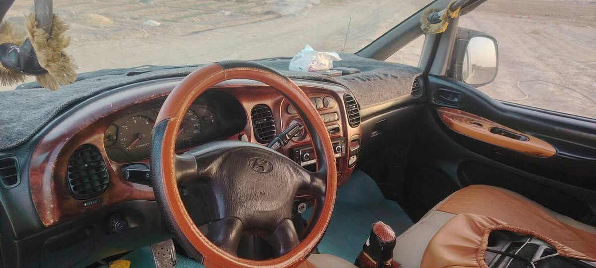 السلام عليكم
هونداي ليبرو للبيع 
السيارة نظيفة جداً
🔧 كير + محرك + اكسل + سوبر + بم
✅ كله شرط وفحص موديل ٢٠٠١
السياره بدون صبغ ابلاديه فقط المحسن مصبوغ للجماليه
السيارة ما تحتاج شي والتراي وين ماتريد 
السعر: ٨٠ وبيها مجال 
📍 الموقع: سامراء / الحويش
📞 اتصال / ***********
