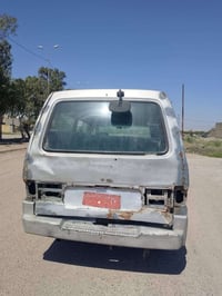 سياره للبيع بسته راعيها موجود ماكينه وقير مكفولات 14 ورقه وبيها مجال ب...