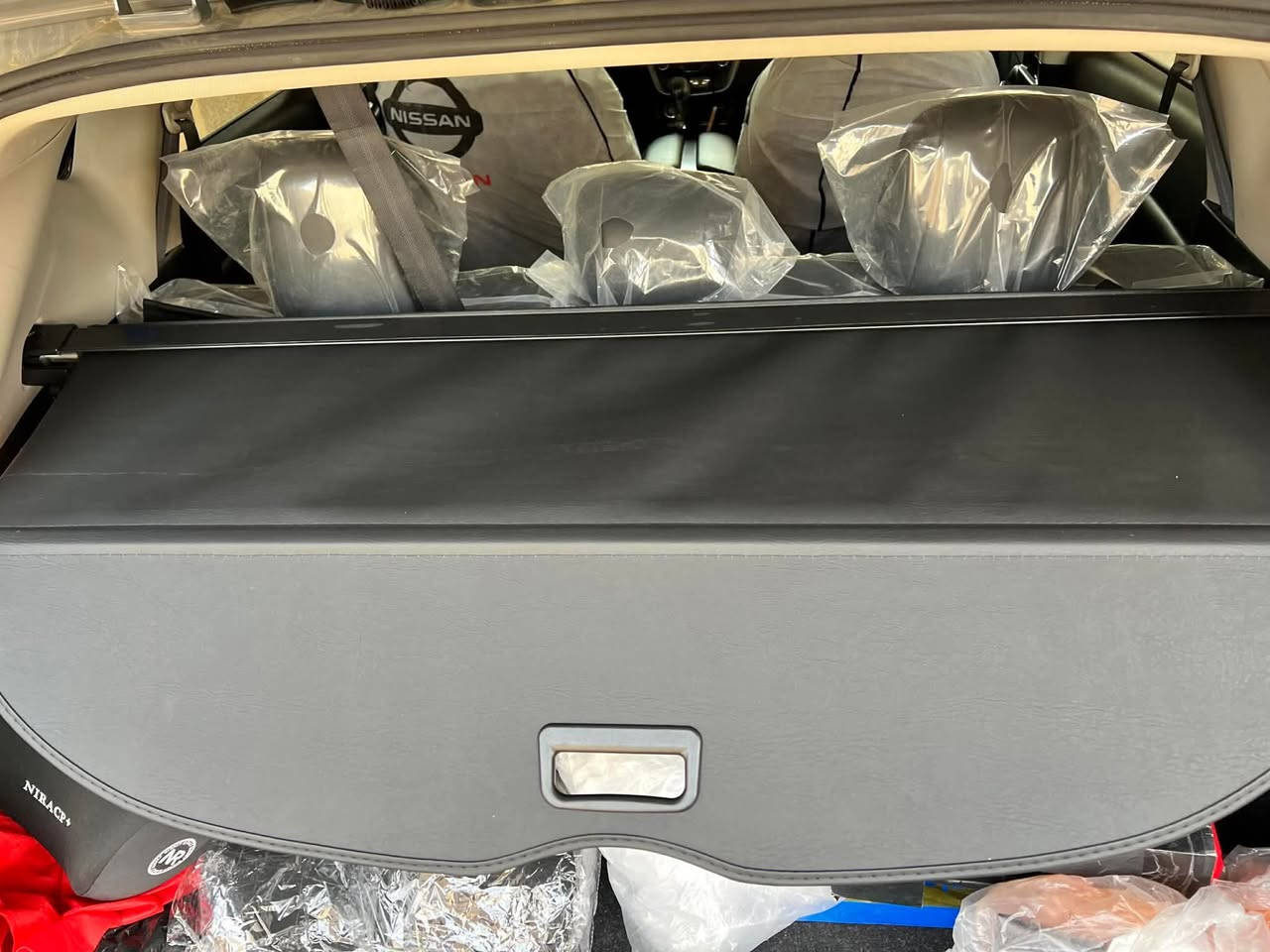 السلام عليكم 
تم توفير برده صندوك مورانو 2023 
متوفر جلد أسود وقماش اسود
75 الف شامل التوصيل 
للحجز مراسله الصفحه


**إذا كنت صاحب هذا الإعلان وتريد حذفه لأي سبب، رجاءا أرسل رسالة إلى الدعم الفني**