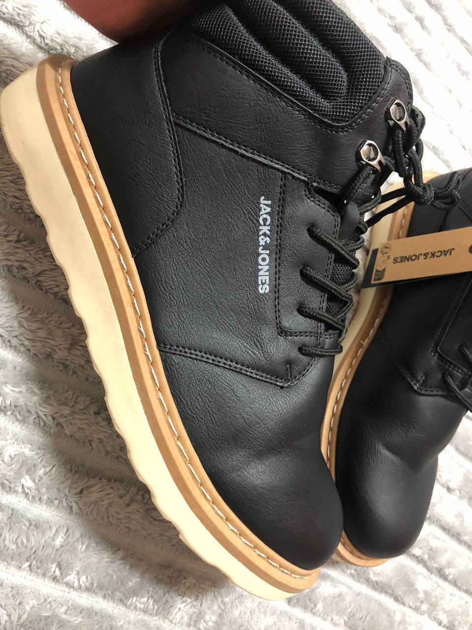 حذاء جلد لون اسود ماركة JACK & JONES غير مستخدم قياس 43 / 42 🔽 للاستفسار تواصل خاص


**إذا كنت صاحب هذا الإعلان وتريد حذفه لأي سبب، رجاءا أرسل رسالة إلى الدعم الفني**