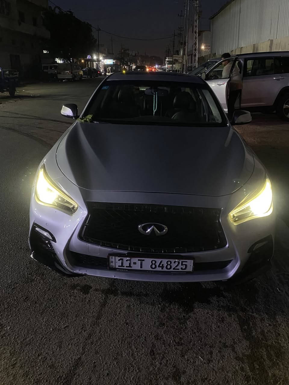 ---

*🚗 للبيع انفنتي Q50 2018 فول مواصفات*

*المواصفات:*
- *المحرك*: 3.0L V6 توين توربو 6 سلندر
- *اللون*: [رصاصي]
- *الدفع*: خلفي صاروخ 🚀🚀🚀

- *الممشى*: [105 ميل]
- *الرقم*: بغداد جديد انكليزي
- *السنوية*: جديدة
- *الحادث*: جاملغ ايمن امامي + صبغ صفحة السائق فقط كلير 

- *الكفالة*: مكفولة محرك وكير وشاصي

*المواصفات 😗
- فول مواصفات: فتحة سقف، 
بصمة ابواب وصندوك 
-بصمة تشغيل
- شاشتين فول تحكمات 
نظام صوت بوس، 
حساسات، 
كاميرا 360
- كراسي جلد،، داخلة مكفول زلغ مابي
- لايت زينون بلادي، تراكشن كنترول، 

5مودات قيادة نورمل ايكو سبورت وثلوج وباقي التفاصيل

*الصرف والادامة:*
- ادامة كاملة مسويها تايرات 
- تيربوات جديدة 
- منظومة ماء كاملة جديدة
- كلشي بالسيارة جديد ومبدل، اصعد  واطلع

*السعر*: 128 ورقة 
قابل للتفاوض البسيط 

*المكان*: بغداد  
*للاستفسار*: [*********** ] - اتصال وواتساب  
اللي يجي يفحص ويتدلل، السيارة نظيفة وتستاهل.

نقص فقط شباك امامية بي كسر
