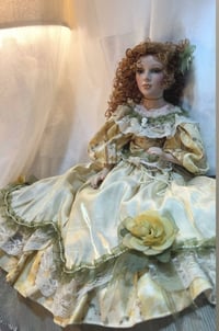 دمية فخار • حجم كبير • جالسة