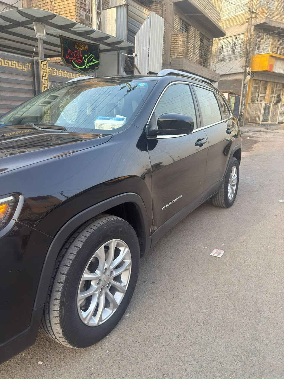 موديل 2019 محرك 3.2 للبيع بيه نواقص بسيطه بالصدر *********** تحويل مباشر باسمي السياره
