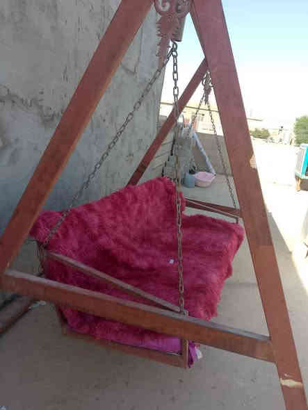 سلام عليكم اخوان مرجوحه للبيع ويرهم مراوس بمرجوحه ازغر منها  السعر 200 وبي مجال بصيط العنوان كركوك قرب بانزخانه الشمس  للاستفسار الاتصال على الرقم التالي*********** كركوك
