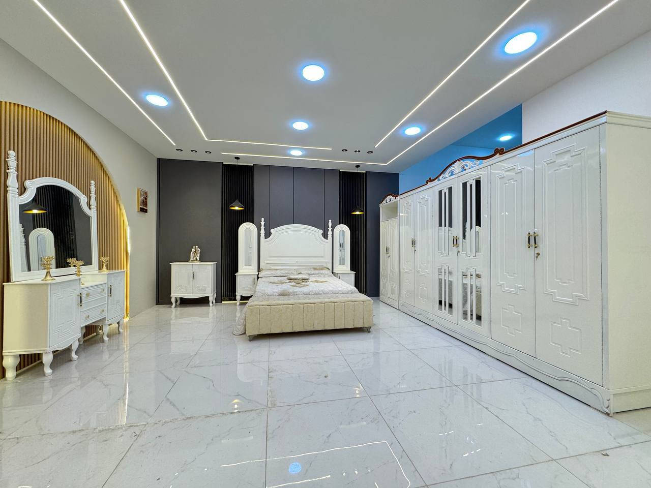 عروض خاصه بمناسبه عيد الفطر المبارك 
غرف نوم صاج عراقي موديل تركي 

🔅تفاصيل الغرفة المرمري  ....

 خارج ٤ملم ام دي اف 🔺
وداخل معاكس ٣ملم 
صبغ حراري  درجة اولى 

عدد القطع  ٧ قطع 😍
🔺1 //جرباية  قياس  ١٦٠ × ٢٠٠ 
🔺//ميز جانبي ايسر قياس ٥٠
🔺2// وميز  جانبي  قياس ٥٠
🔺3// زاوية ارتفاع مترين عرض ٨٠
🔺4// وميز بلازمه  
🔺5//وميز مراية ارتفاع مترين عرض ١٢٠
🔺6// وكنتور ٦ باب  ارتفاع مترين و١٥ طول ٣ متر و١٥

القطعه الثامنة حسب الطلب شازلون
للطلب والاستفسار مراسله الصفحه 
متوفر خدمه توصيل لكل المحافظات 🇮🇶🇮🇶🇮🇶


**إذا كنت صاحب هذا الإعلان وتريد حذفه لأي سبب، رجاءا أرسل رسالة إلى الدعم الفني**