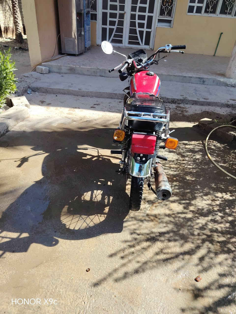 كلك كلك الدراجه كدامك موديل 21 اكفلها من السرقه سعرها 500 وبيها مجال قليل ***********
