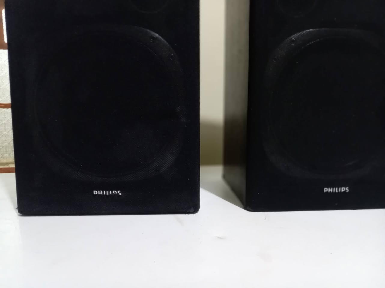 زوج سماعات نوع فيلبس

الإرتفاع 39 سم
العرض   21 سم
العمق      18سم

8 أوم

السعر 50 ألف
يوجد توصيل


**إذا كنت صاحب هذا الإعلان وتريد حذفه لأي سبب، رجاءا أرسل رسالة إلى الدعم الفني**