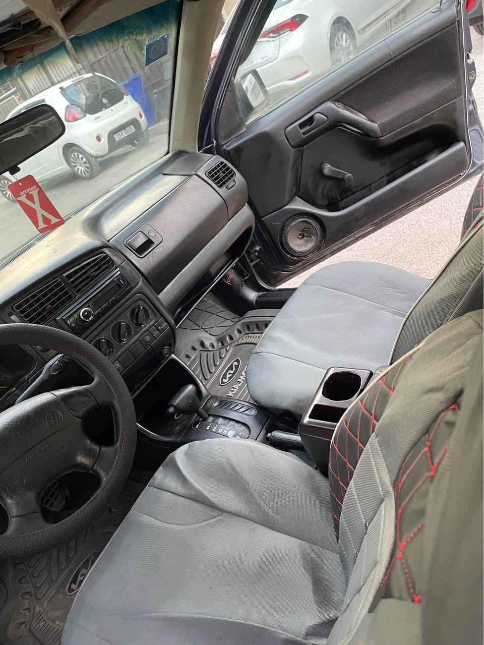 كولفmk3 هاجباك مكينه2000 كير اوتو مكفولات مال حاويه  رقم بغداد مشروع وطني سنويه2028صدر امامي خلفي جديد تخم تاير ياباني +ويل كب داخلهه نضيف كلش كنشات جدد بطاين بوب نضيفات كهربائيات شرط بلاديه كلشي شغال منضومه تبريد جديده السياره بلاديه بدون حادث ولا خياس صبغ جماليه فقط سياره ناعمه وحلوه
 السعر47 وبي مجال مكاني بغداد 
حي جهاد*********** بغداد, العراق

