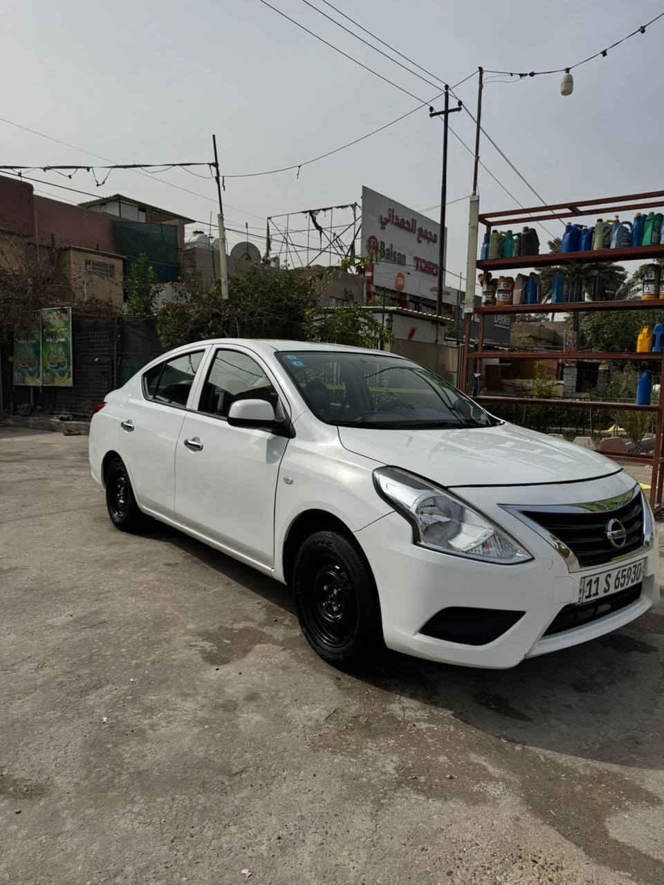 السلام عليكم نيسان سني هندي موديل ٢٢ للبيع السعر ١٠٥ وبيها مجال كير محرك مكفول ماشيه ١١٥ 
صبغ جاملغ خلفي وبنيد مبدل بدون دواخل 
بغداد حي العامل 
هه ***********
