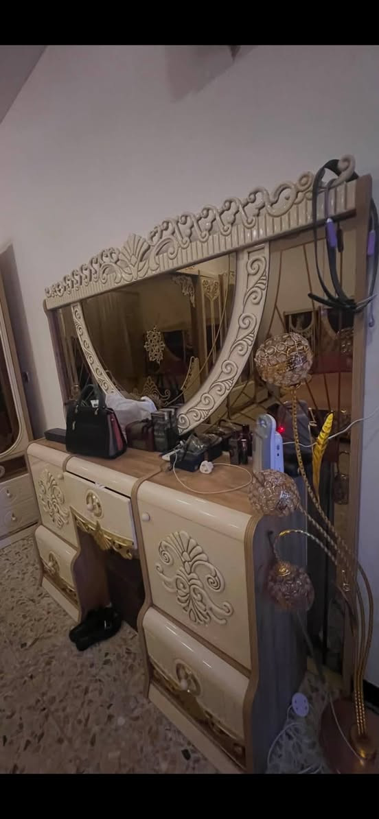 غرفة نوم للبيع مكاني المشتل شارع المدارس
تواصل واتساب***********
