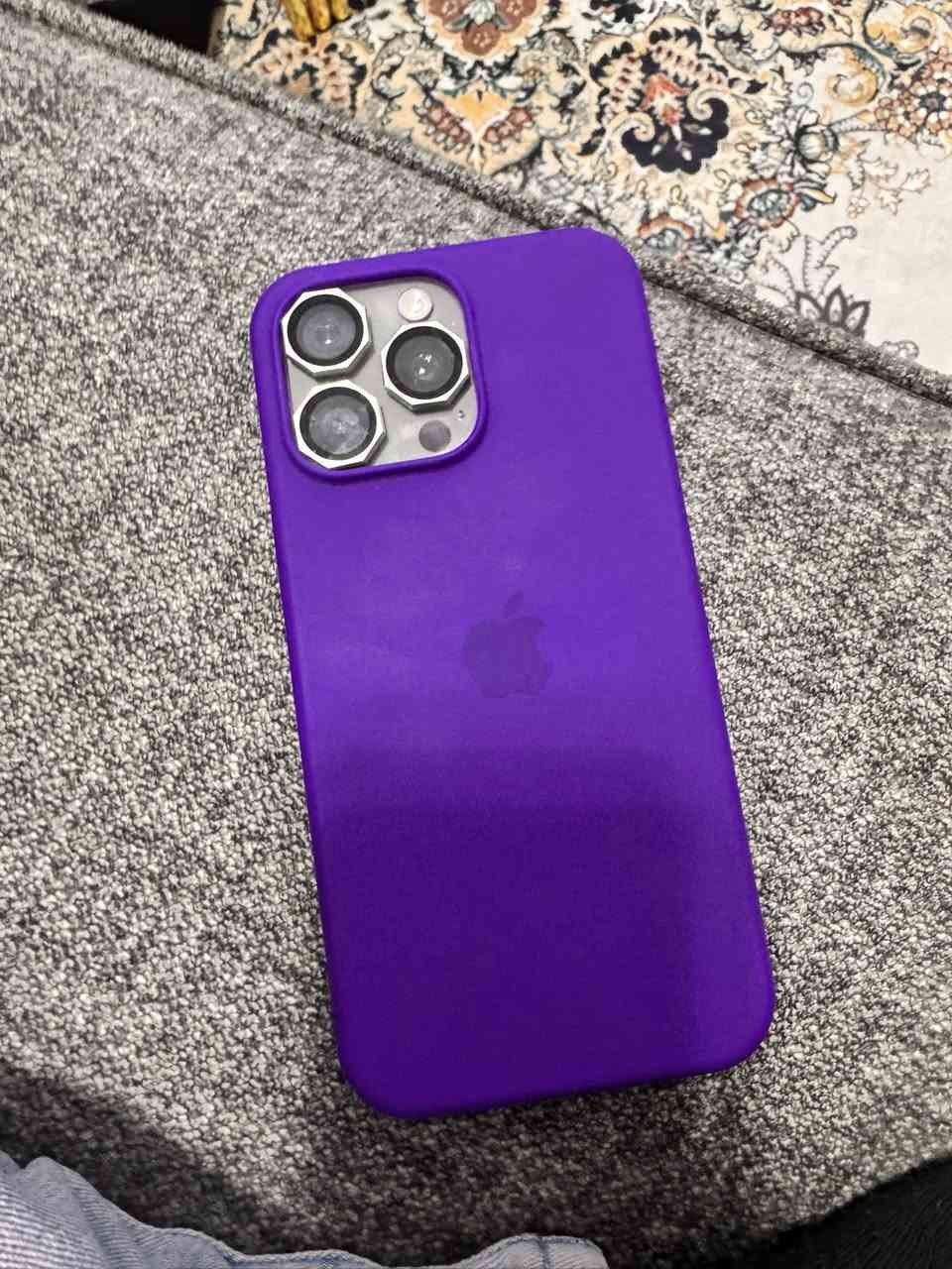 السلام عليكم وين محبين لماستر AAA ذاكره 256 عربي شرق اوسط جهاز كما موضح مبدل شاشه وبطاريه وضهر سعره 650 وبيه مجال تواصل ***********
