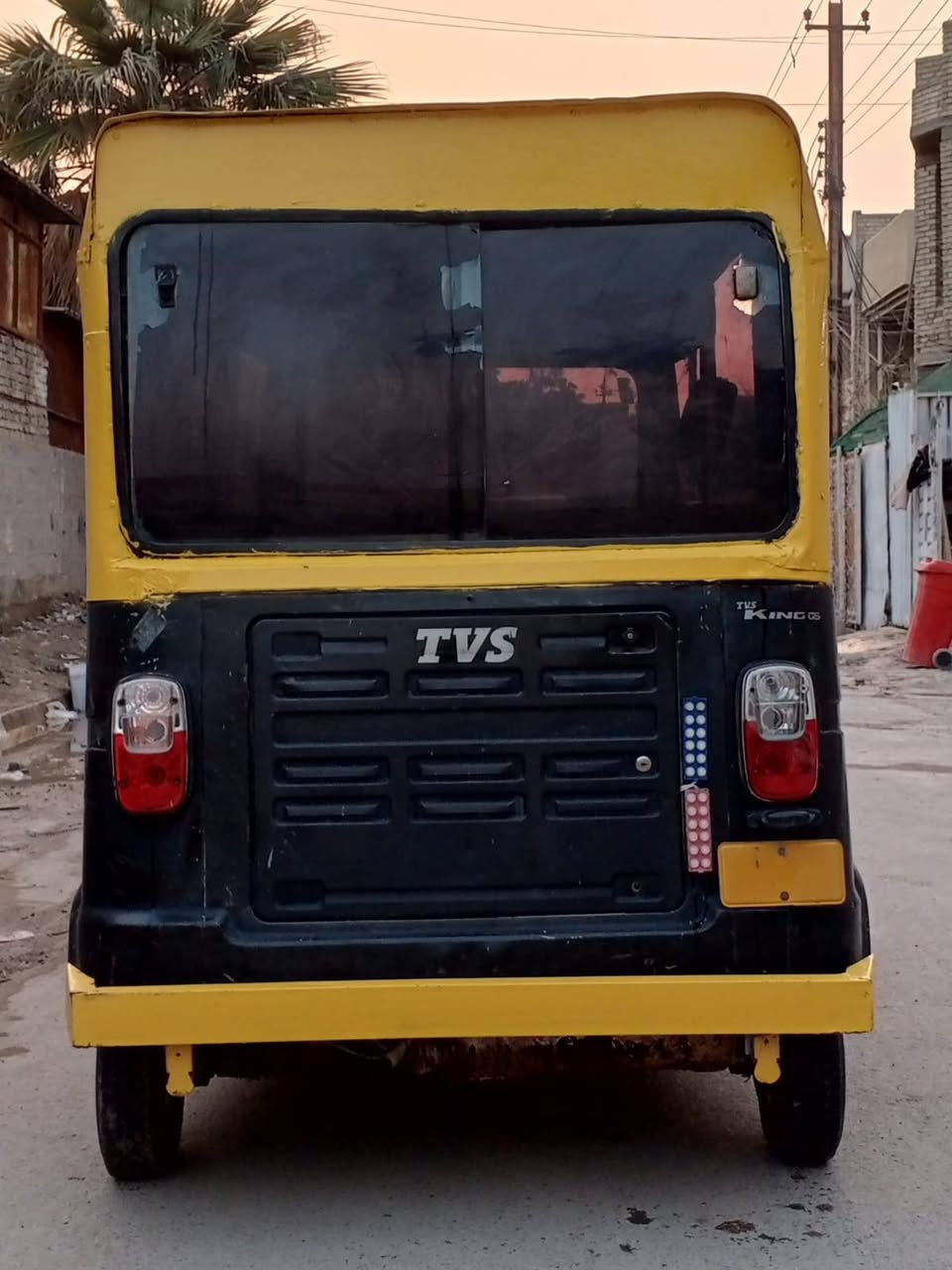 السلام عليكم تكتك tvs للبيع كاملة مكملة أي نقص مابيها كهربائيات اشاير لايت بك لايت ماسحات دبل اشاره مكينه جديدة بلجيس لاتنقيص لانضوح لاتبخير خياسات ماكو وقطرة صبغ ماكو تكتك اوراق كاملة
السعر :2350 وبيها مجال 
العنوان : بغداد الشعب شارع الصحة 
الرقم : ***********
