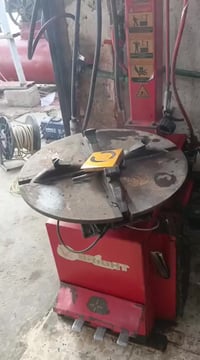 خالعه لبيع +تاروسه + جك + رفوف + عده لقم و سباين عنواني بغداد لستفسار ...