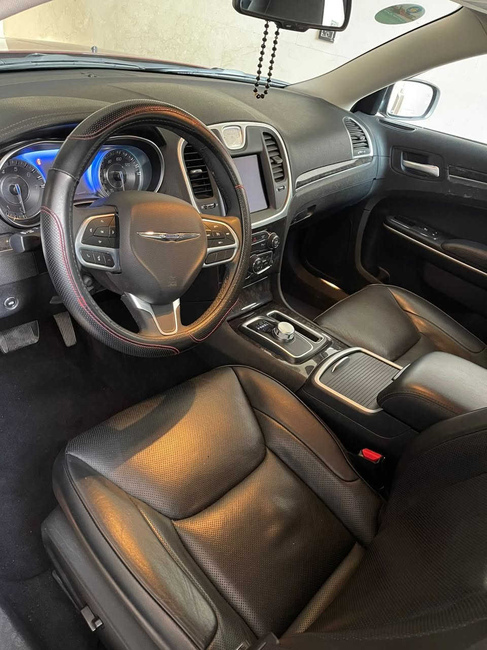 السلام عليكم اوباما موديل ٢٣ AWD ماشية ١٢ الف ميل حادث بسيط فقط جالمغ امامي مبدل بلادي نفس اللون بدون اي دواخل بدون ايرباك
السيارة نظيفة جدا 
اللي يحب يستفسر عنها على الخاص او على الهاتف ***********
