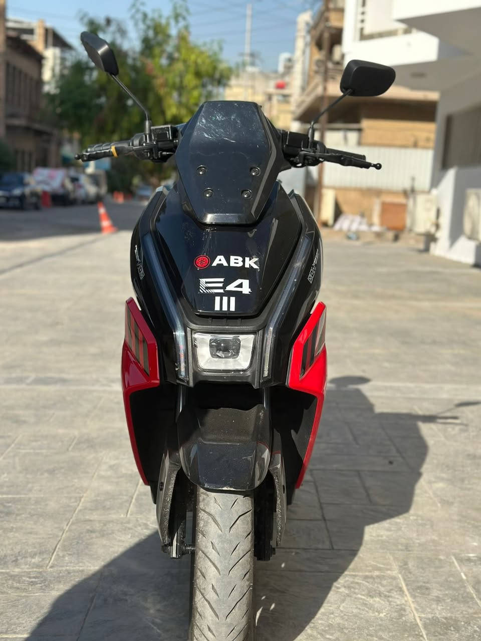 إعلان بيع دراجة دولفين ABK الكهربائية
للبيع دراجة كهربائية نوع دولفين ABK بحالة جيدة جدًا، قوية ومناسبة للاستخدام اليومي والتنقل داخل المدينة.

المواصفات:

* الماركة: ABK Dolphin

* بطارية: 45 أمبير

* محرك (ملف): 2500 واط

* تصل القدرة إلى 3000 واط حسب الحمولة والظروف التشغيلية

* مزودة بحساسات أمان

* نظام مانع للانزلاق (Anti-Slip)

* تتحمل وزن يصل إلى 150 كغم

* تحتوي على 4 مستويات للسرعة

* السرعة القصوى على المستوى الرابع تصل إلى 110 كم/س على العداد، والسرعة الفعلية تقارب 95 كم/س

المميزات:

* اقتصادية ولا تحتاج إلى الوقود

* تصميم رياضي وعصري

* ثبات جيد على الطريق

* مناسبة للتنقل اليومي والعمل والمشاوير

الدراجة بحالة جيدة وجاهزة للاستخدام، والمعاينة خير دليل.

للاستفسار ومعرفة السعر يرجى التواصل على الخاص

الرقم ***********
