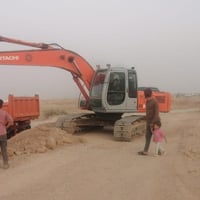 حفارة هيتاشي • موديل ٢٠٠٠ • انبار هيت