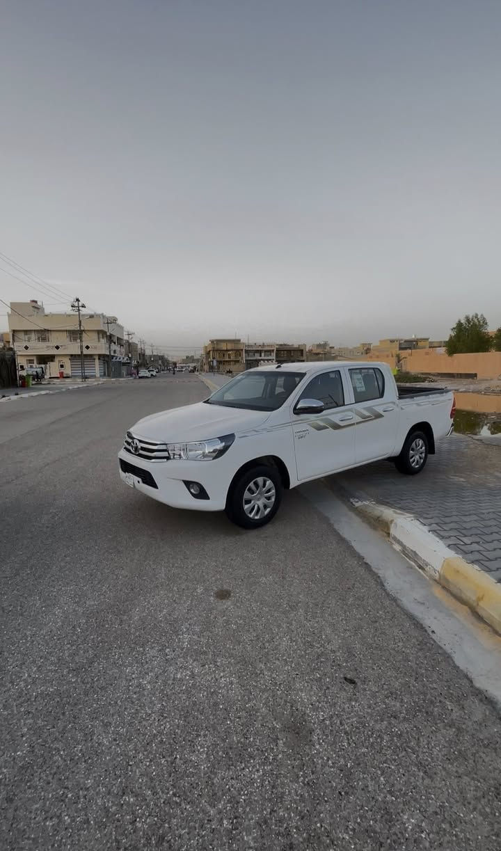 سلام عليكم
اللبيع تيوتا هايلوكس مديل 2025.  بدون رقم  
بيه صبغ بل الهلال مال جاملغ لامامي 
 كير اوتماتيك 
شاش
حساس 
كشاف
 مكانه واسط 
***********
