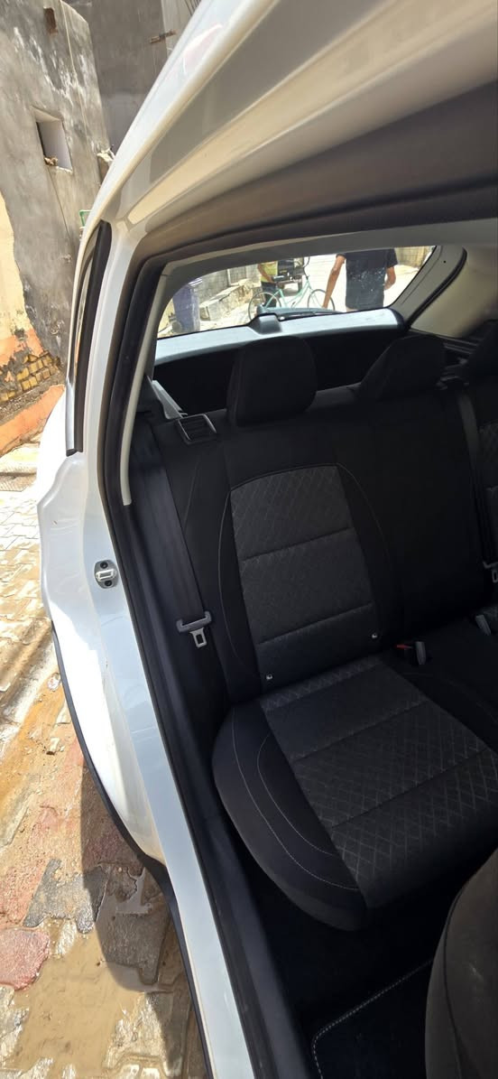 سياره mg zs موديل2025السياره كفاله عامه ماشيه فقط1000بعدهي عل وضع الشركه سياره فول مواصفات ما عده الفتحه للاستفسار عن السعر  الاتصال عل ***********
