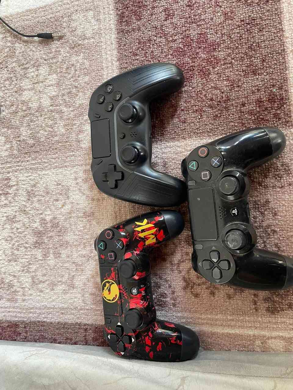 Playstation 4 
3 controller
5 games(rdr2,god of war 2018,god of war ragnarok, minecraft and outlast)


**إذا كنت صاحب هذا الإعلان وتريد حذفه لأي سبب، رجاءا أرسل رسالة إلى الدعم الفني**