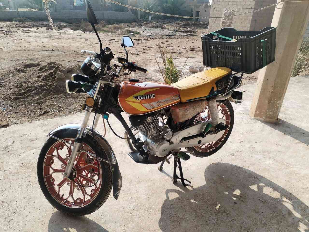 دراجه للبيع موديل 24مكينه 200 اوراق كامله منفيس 4اوراق مامفتوح بيهة لو برقي واحد السعر 750 بي مجال حك الجيه. جوة السبعميه لاتخابر ولا تعب نفسك للستفسار ***********
