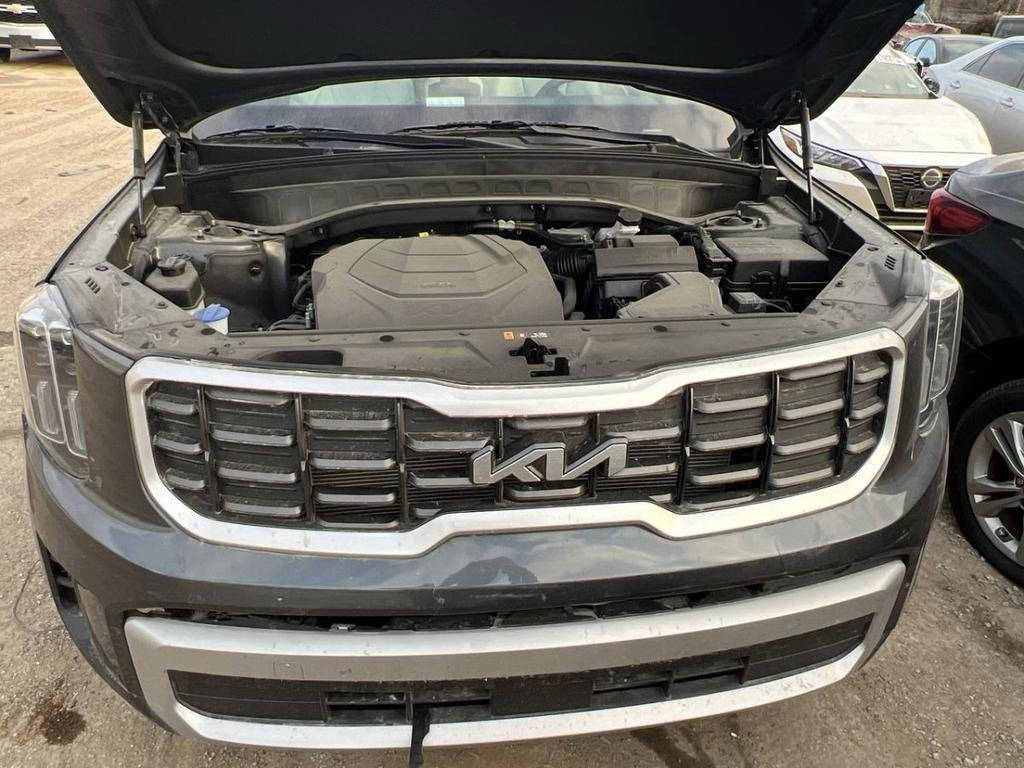 سلام عليكم  سياره كيا جديده بمعنا الكلمه مكفوله كفاله عامه حادثها تاير.امامي موضح بالصوره فول موصفات السياره  موديل 2024 نظيفه بمعنا كلمه ماشيه 10 الاف بيبان بصمه و بصمه تشغيل رادار. اوتو هولد سياره فور ويل  سياره تدفئه كشنات وسياره فول مع عده فتحه  سعر 280 بيه مجال بسيط شراي بخدمته يتصل اني خادم هذا رقمي *********** موجوده سياره في كربلاء
