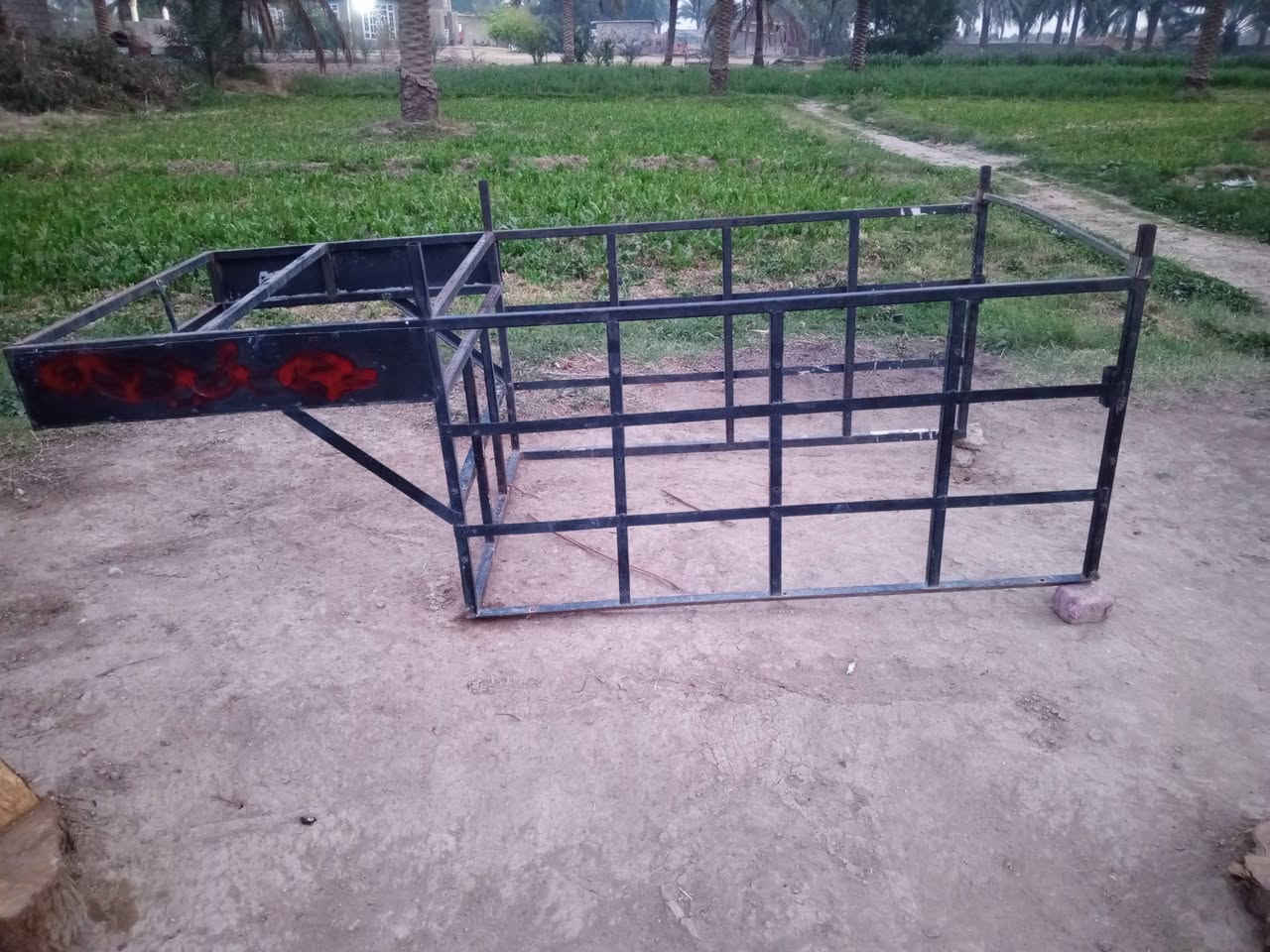 سلام عليكم محجر ستوتة للبيع السعر 100 
***********
