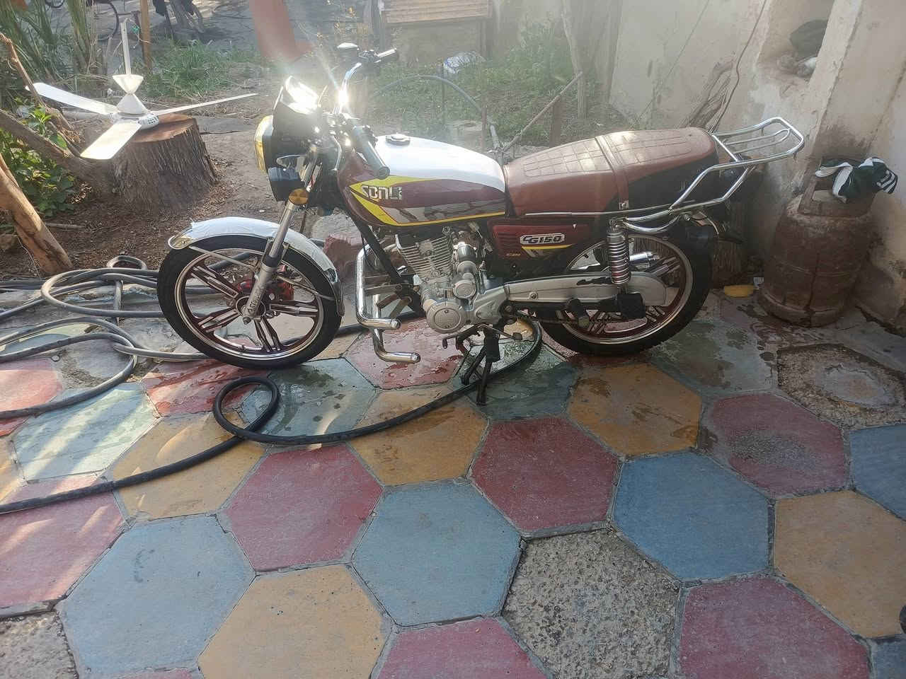 سلام عليكم سيفان موديل 24 دراجه مكفوله نقصه بس صينيه جوه مثل ما واضح بل صوره طالع من شركت سيزر مكان ديالى بعقوبة تصال على رقم ***********
