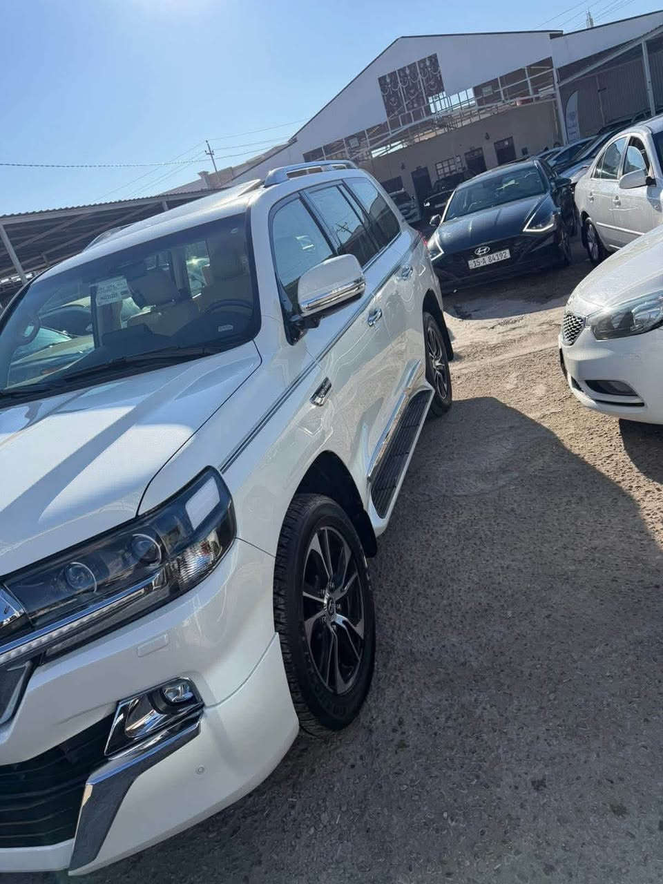 تويوتا لاندكروزر  2021 GXR (Grand Touring – SAS)
(باب أول – شركة SAS) المحرك: 8 سلندر
الممشى: 117 كم )
السيارة على وضعها البلدي (أصلية بالكامل)
بدون صبغ او تبديل كفاله عامه سياره 
كفالة عامة من كلشي
محرك وكير بشرط مامفتوح 
4 تايرات دنلوب أصلية جديدة
سنوية + رقم كلها جديدة وجاهزة
تحويل مباشر رقم بغداد 
جاهزة 100% بدون أي نقص
المواصفات (فول 1/1 
فتحة سقف
بصمة تشغيل + أبواب (2 بصمة)
تشغيل عن بعد
صندوق شفط (كهربائي)
3 شاشات
4 كاميرات
شحن وايرلس
كشنات جلد + كشنات كهرباء (كشن السائق 3 دكم)
ثلاجة
نظام ECO
حساسات أمامي وخلفي
مرايا شفط + طي أوتوماتيك
لايت LED + زينون بلادي
داخل بيجي
ستيرن تحكم (فوليوم)
نظام دبل + دبل فوليوم
نظام تنظيف لايت أوتوماتيك
السعر 570 وبيه مجال


**إذا كنت صاحب هذا الإعلان وتريد حذفه لأي سبب، رجاءا أرسل رسالة إلى الدعم الفني**
