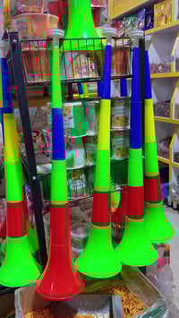 بوق تشجيع • حجم كبير • توصيل حديثة