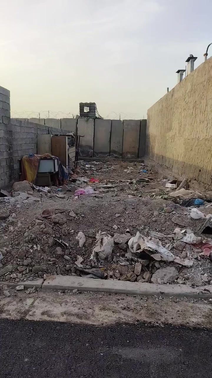 السلام عليكم قطعه ارض زراعي للبيع 110 متر الواجهه ٦ ونزال ١٨ ونص السعر 80 مليون وبيها مجال مجاور الفوج بصف فلكه الزعفرانية خدامات كامله.. مكلف بلنشر رقم صاحب الأرض ***********
