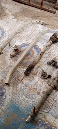 مراية • زجاج • دعامية أمامية