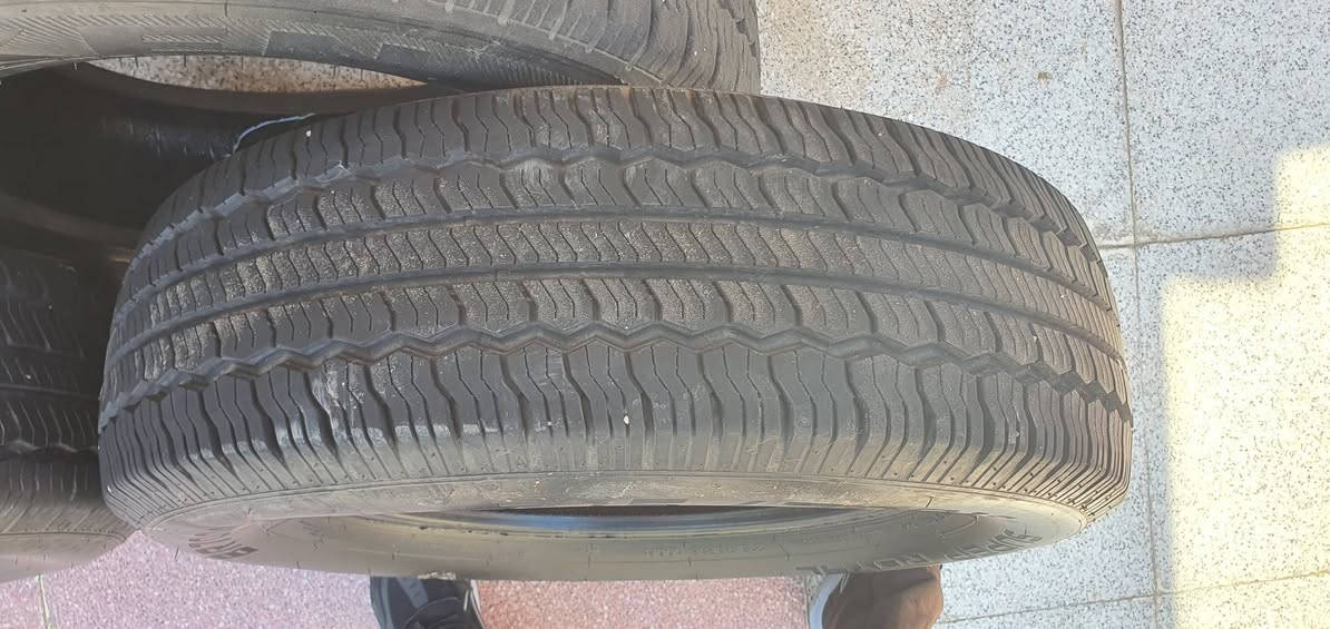 السلام عليكم 
تخم تاير نضيف 95%   كلش نضيف 
زوج منه نكسل الكوري الاصيل 
وزوج الثاني صيني درجه اولى 
إنتاج  2025
الحجم 16
البيع مكاني العماره 
***********
