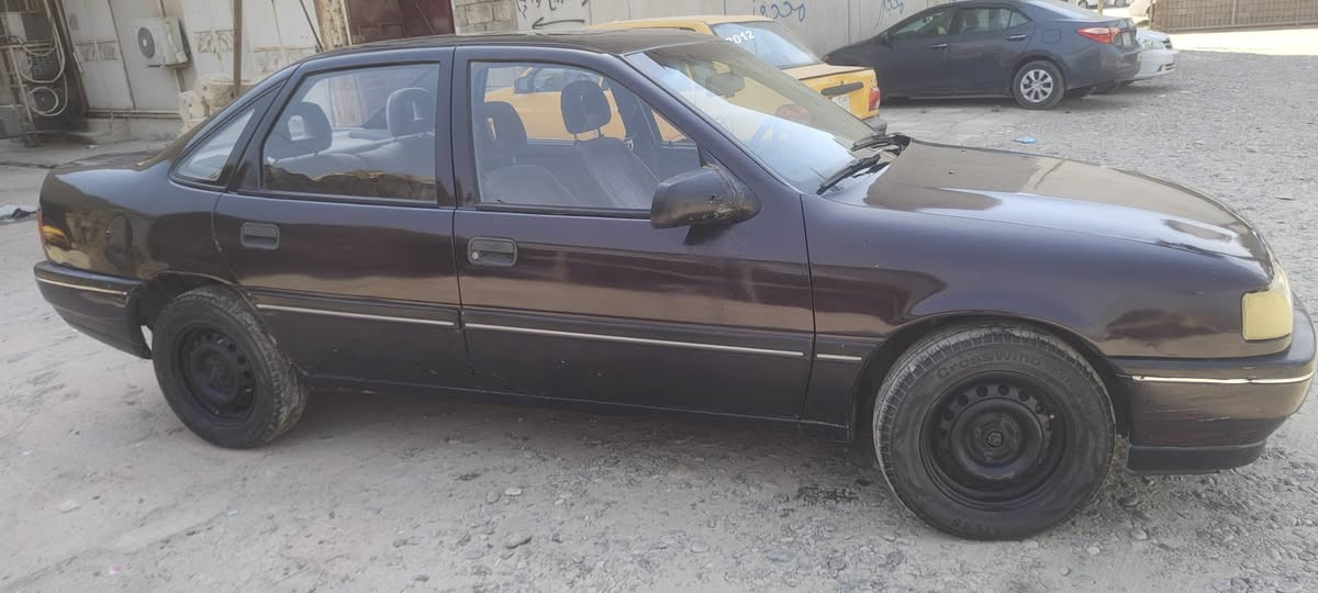 اوبل فيكترا 
موديل 1992
صبغ عام
بشرط كلشي
شعار سياره بشرط تحويل وكال غرامه
محرك 20
اوتوماتيك
بطاق بنزين بيها 
بدون نواقص 
*********** كركوك, العراق
